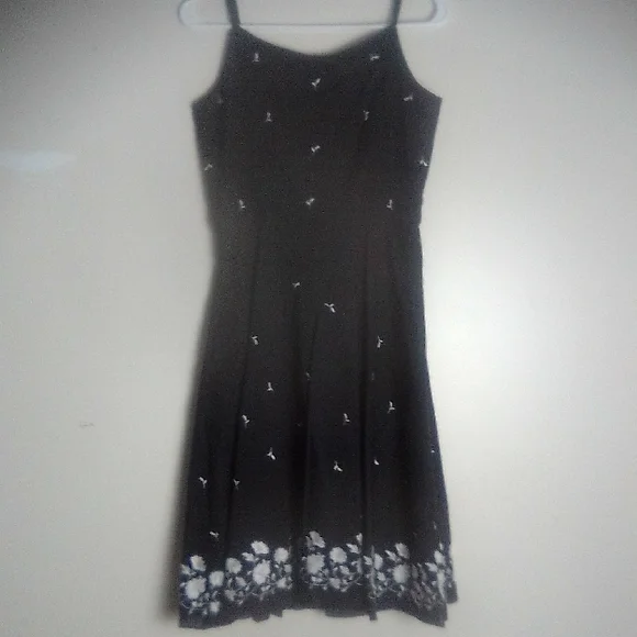 ANN TAYLOR Elegant Black Floral Dress SIZE 2 - Picture 3 of 9